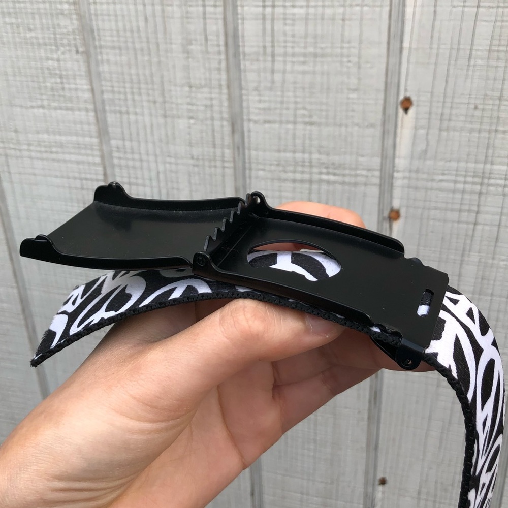 Peace Sign Belt - Picture 4 of 5